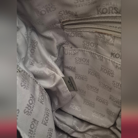 Michael Kors Red Leather Purse With Tassel And Charm Shoulder Bag - Picture 15 of 16